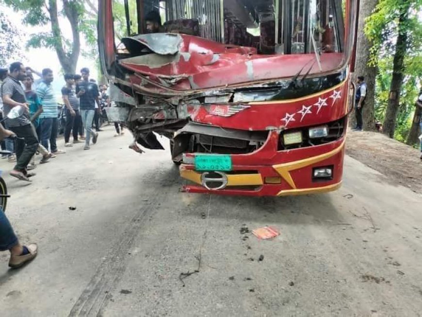 টেকেরহাট ভাঙ্গা সড়কে ছাগোল ছেঁড়া নামক স্থানে বাস মাইক্রোবাস মুখোমুখী সংঘর্ষ